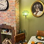Apartment Urban Cocoon With A Unique Style Paris