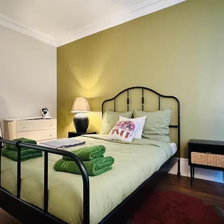 Apartment Urban Cocoon With A Unique Style