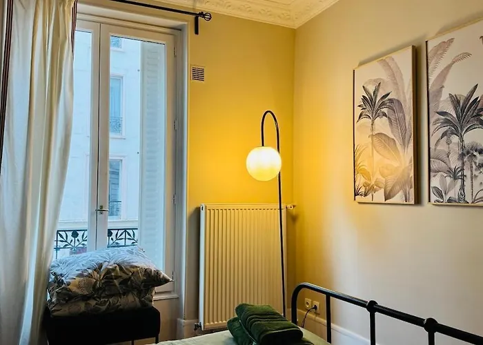 Apartment Urban Cocoon With A Unique Style